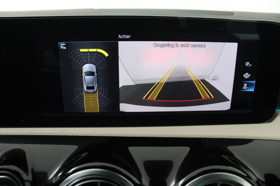 Mercedes-Benz A-Klasse 180 Business Solution Luxury (SFEERVERLICHTING, STOELVERWARMING, 1e EIGENAAR, ACHTERUITRIJ