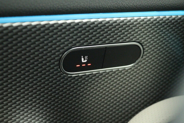Mercedes-Benz A-Klasse 180 Business Solution Luxury (SFEERVERLICHTING, STOELVERWARMING, 1e EIGENAAR, ACHTERUITRIJ