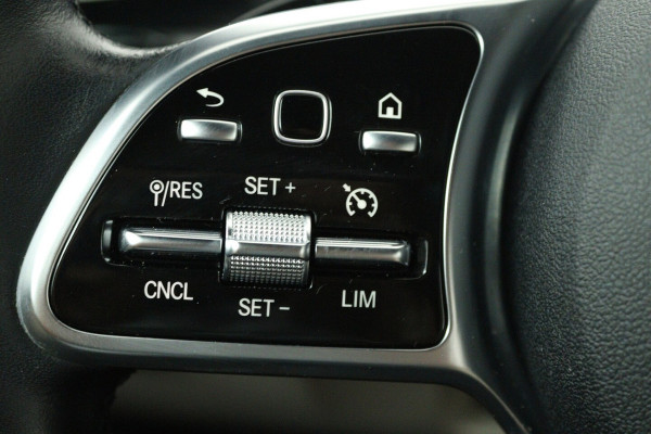 Mercedes-Benz A-Klasse 180 Business Solution Luxury (SFEERVERLICHTING, STOELVERWARMING, 1e EIGENAAR, ACHTERUITRIJ
