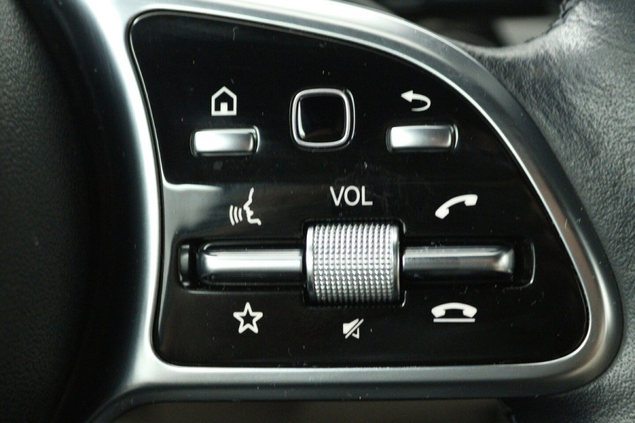 Mercedes-Benz A-Klasse 180 Business Solution Luxury (SFEERVERLICHTING, STOELVERWARMING, 1e EIGENAAR, ACHTERUITRIJ