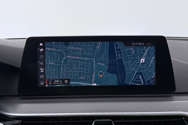 BMW 5 Serie Touring 540i xDrive High Executive (PANORAMADAK, ADAPTIEVE CRUISE, SFEERVERLICHTING, DEALER ONDERH
