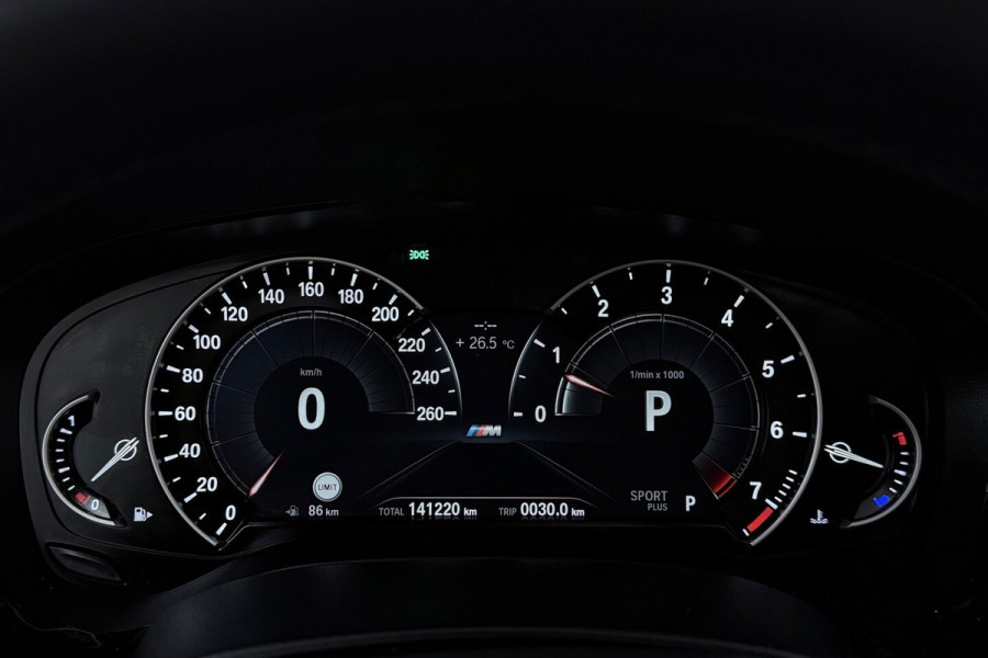 BMW 5 Serie Touring 540i xDrive High Executive (PANORAMADAK, ADAPTIEVE CRUISE, SFEERVERLICHTING, DEALER ONDERH
