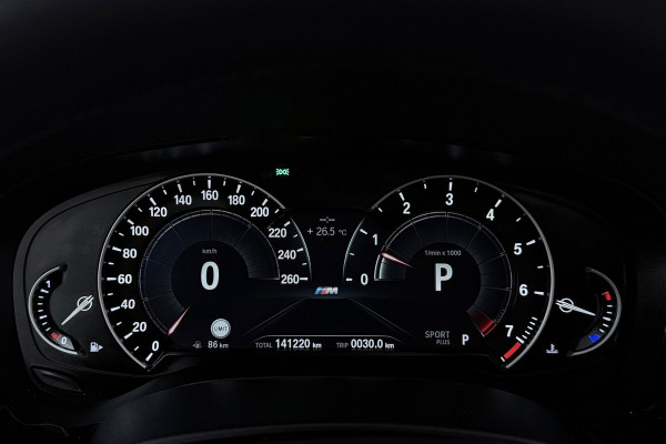 BMW 5 Serie Touring 540i xDrive High Executive (PANORAMADAK, ADAPTIEVE CRUISE, SFEERVERLICHTING, DEALER ONDERH