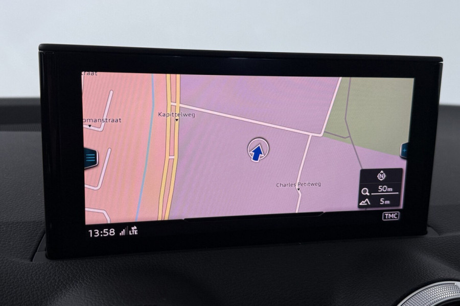 Audi Q2 35 TFSI Business Edition Automaat (DIGITALE COCKPIT, DEALER ONDERHOUDEN, LED, CLIMA)
