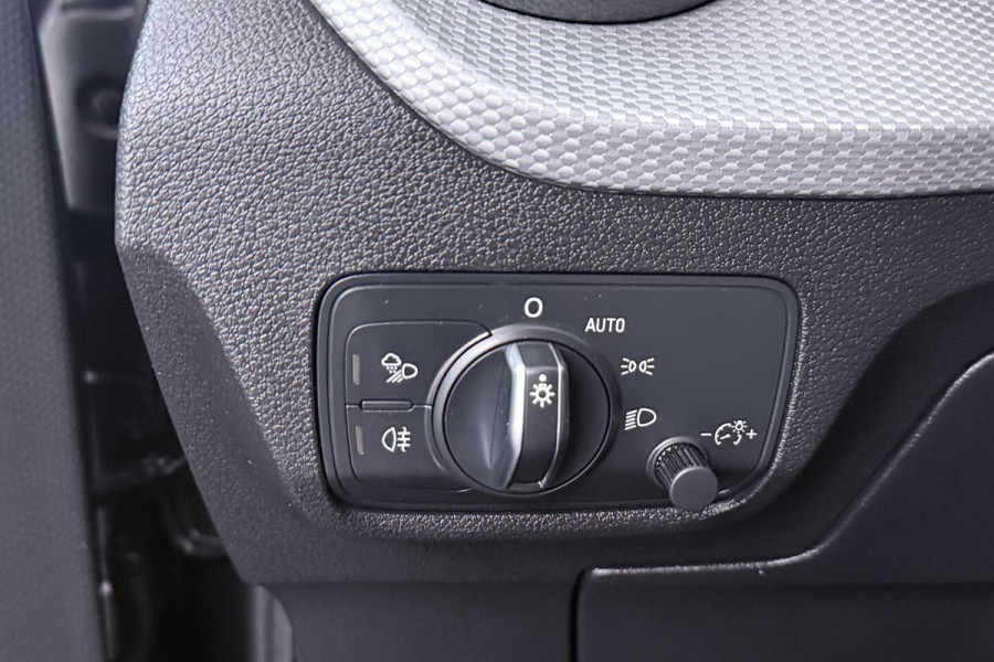 Audi Q2 35 TFSI Business Edition Automaat (DIGITALE COCKPIT, DEALER ONDERHOUDEN, LED, CLIMA)