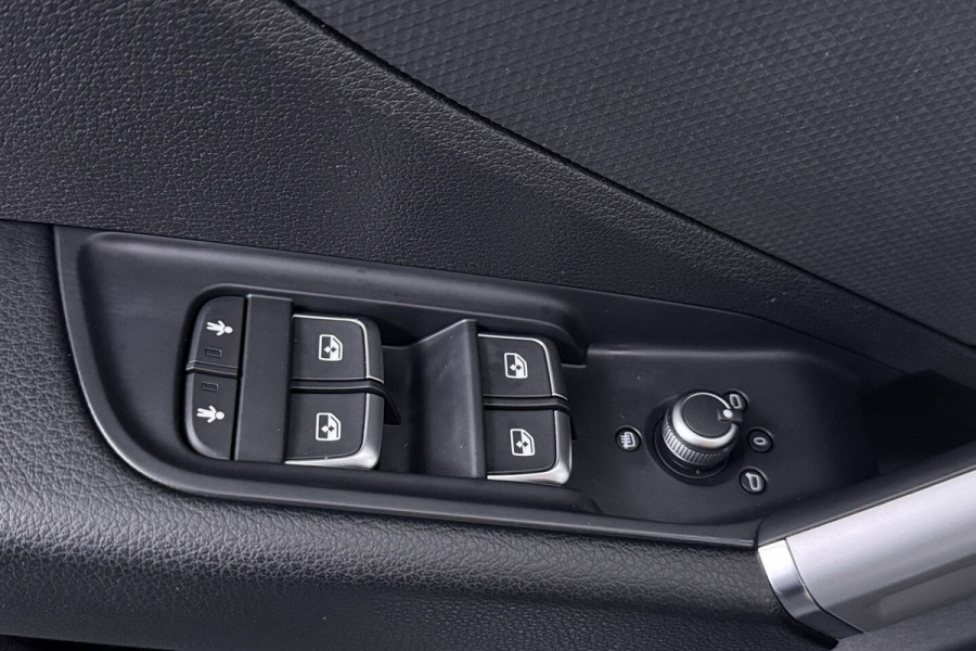 Audi Q2 35 TFSI Business Edition Automaat (DIGITALE COCKPIT, DEALER ONDERHOUDEN, LED, CLIMA)