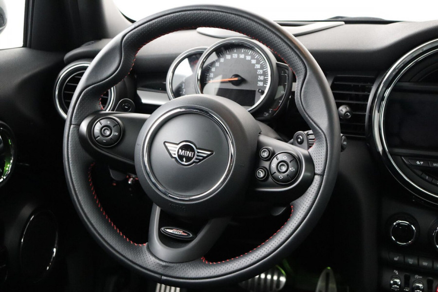 MINI Cooper S 2.0 Chili JCW Pakket (PANORAMADAK, DEALER ONDERHOUDEN, HEAD-UP, CARPLAY, NAVIGATIE, STOELV