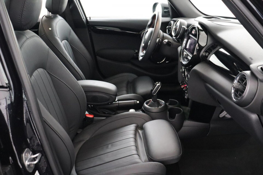MINI Cooper S 2.0 Chili JCW Pakket (PANORAMADAK, DEALER ONDERHOUDEN, HEAD-UP, CARPLAY, NAVIGATIE, STOELV