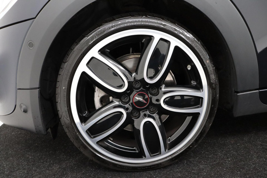 MINI Cooper S 2.0 Chili JCW Pakket (PANORAMADAK, DEALER ONDERHOUDEN, HEAD-UP, CARPLAY, NAVIGATIE, STOELV