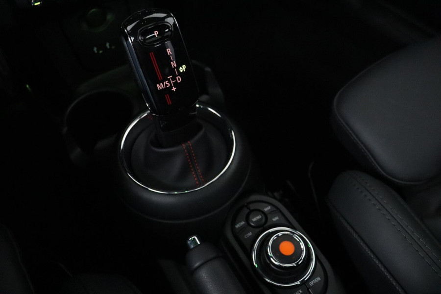 MINI Cooper S 2.0 Chili JCW Pakket (PANORAMADAK, DEALER ONDERHOUDEN, HEAD-UP, CARPLAY, NAVIGATIE, STOELV