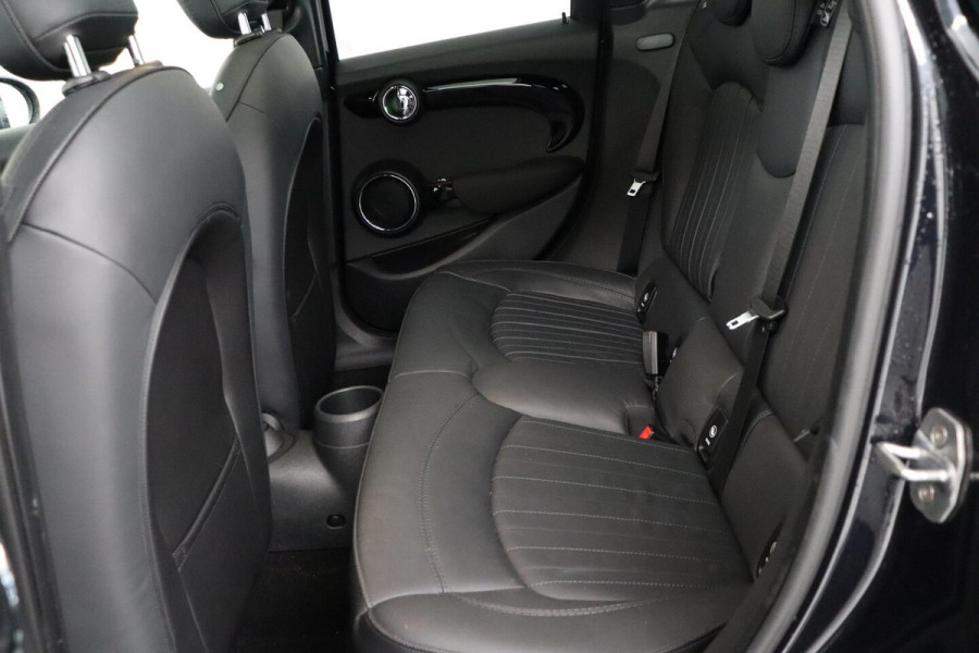 MINI Cooper S 2.0 Chili JCW Pakket (PANORAMADAK, DEALER ONDERHOUDEN, HEAD-UP, CARPLAY, NAVIGATIE, STOELV