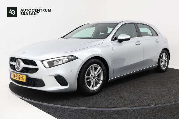 Mercedes-Benz A-Klasse 200 Business Solution Plus Upgrade (CAMERA, STOELVERWARMING, NAVIGATIE, PARKEERSENSOREN)