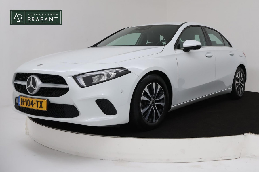 Mercedes-Benz A-Klasse 180 Business Solution (NAVIGATIE, CAMERA, STOELVERWARMING, CRUISE, PDC, NL-AUTO, GOED ONDE