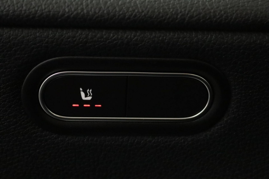 Mercedes-Benz A-Klasse 180 Business Solution (NAVIGATIE, CAMERA, STOELVERWARMING, CRUISE, PDC, NL-AUTO, GOED ONDE