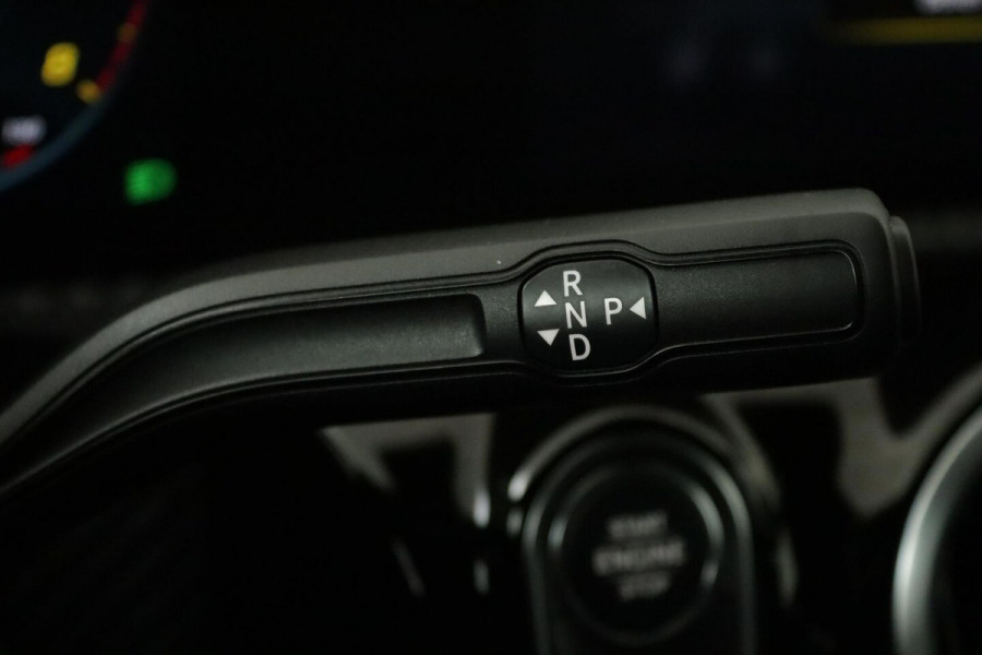 Mercedes-Benz A-Klasse 180 Business Solution (NAVIGATIE, CAMERA, STOELVERWARMING, CRUISE, PDC, NL-AUTO, GOED ONDE