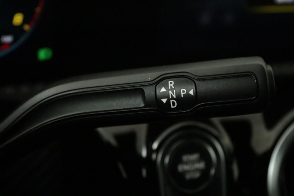 Mercedes-Benz A-Klasse 180 Business Solution (NAVIGATIE, CAMERA, STOELVERWARMING, CRUISE, PDC, NL-AUTO, GOED ONDE