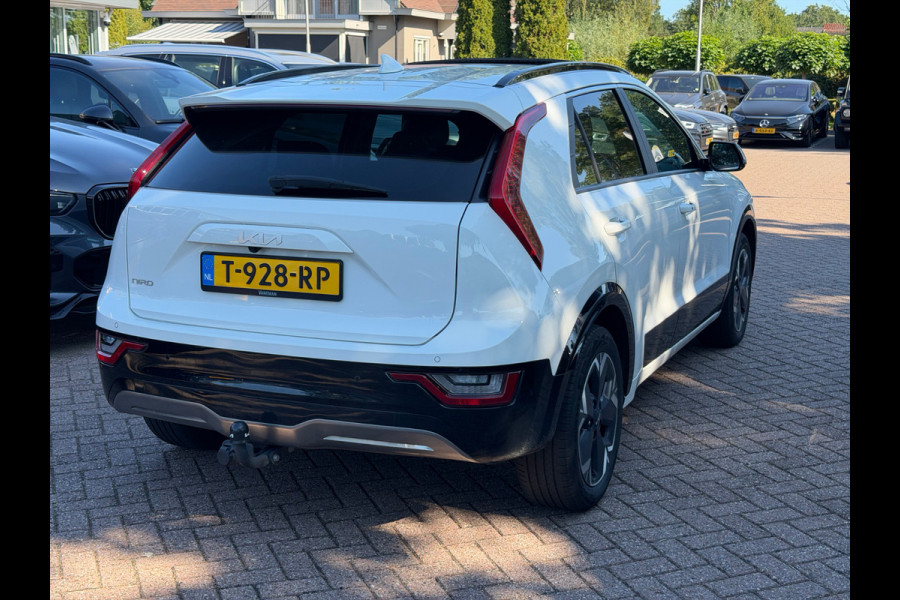 Kia Niro EV DynamicPlusLine 64.8 kWh / SoH 98,2% / Trekhaak / Schuifdak / Leder / Keyless / Harman Kardon / 17'' / Stoel+Stuurverwarming / Dodehoek / DAB / ACC