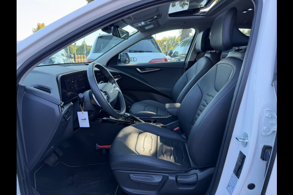 Kia Niro EV DynamicPlusLine 64.8 kWh / SoH 98,2% / Trekhaak / Schuifdak / Leder / Keyless / Harman Kardon / 17'' / Stoel+Stuurverwarming / Dodehoek / DAB / ACC