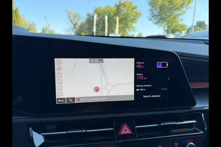 Kia Niro EV DynamicPlusLine 64.8 kWh / SoH 98,2% / Trekhaak / Schuifdak / Leder / Keyless / Harman Kardon / 17'' / Stoel+Stuurverwarming / Dodehoek / DAB / ACC