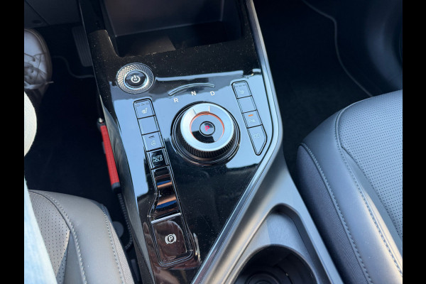 Kia Niro EV DynamicPlusLine 64.8 kWh / SoH 98,2% / Trekhaak / Schuifdak / Leder / Keyless / Harman Kardon / 17'' / Stoel+Stuurverwarming / Dodehoek / DAB / ACC