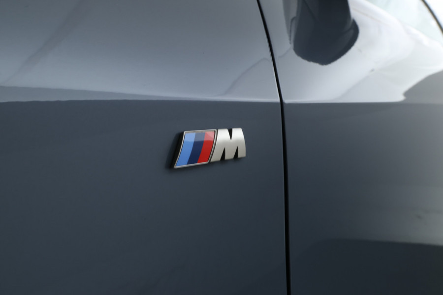 BMW 1-serie M135i xDrive High Executive Edition Head Up Display, Automaat, Panorama Dak!