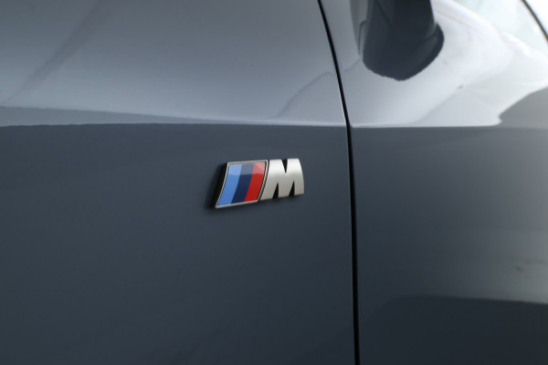 BMW 1-serie M135i xDrive High Executive Edition Head Up Display, Automaat, Panorama Dak!