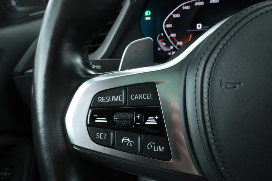 BMW 1-serie M135i xDrive High Executive Edition Head Up Display, Automaat, Panorama Dak!