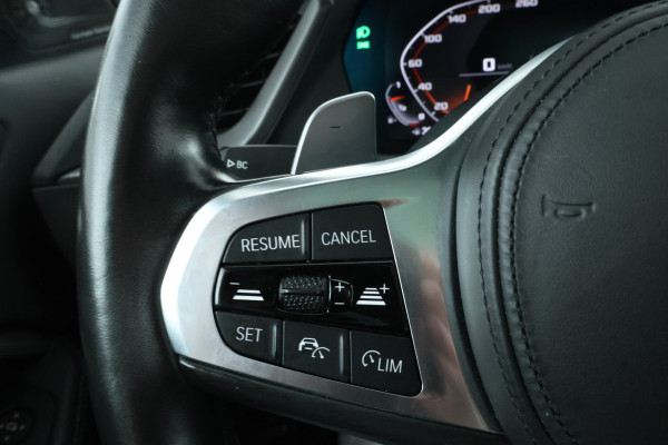 BMW 1-serie M135i xDrive High Executive Edition Head Up Display, Automaat, Panorama Dak!