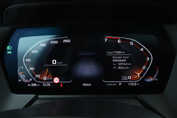 BMW 1-serie M135i xDrive High Executive Edition Head Up Display, Automaat, Panorama Dak!