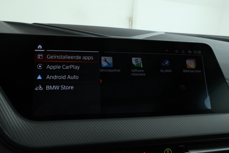 BMW 1-serie M135i xDrive High Executive Edition Head Up Display, Automaat, Panorama Dak!