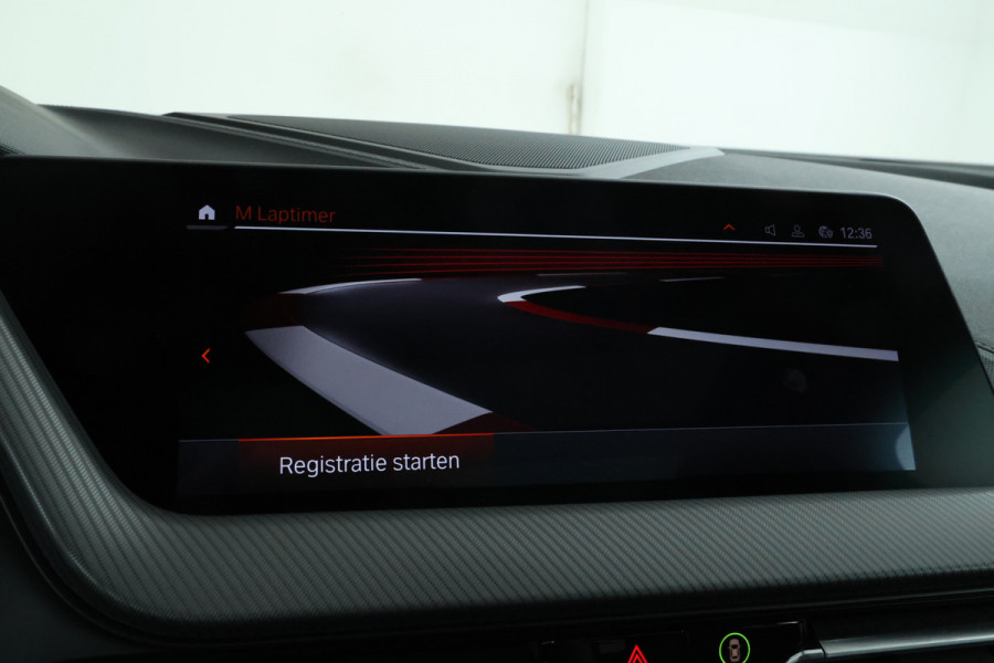 BMW 1-serie M135i xDrive High Executive Edition Head Up Display, Automaat, Panorama Dak!