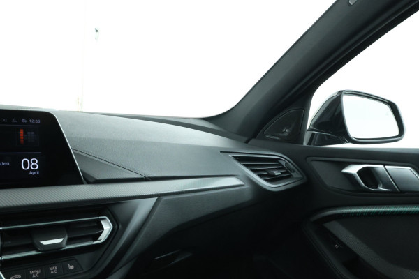 BMW 1-serie M135i xDrive High Executive Edition Head Up Display, Automaat, Panorama Dak!