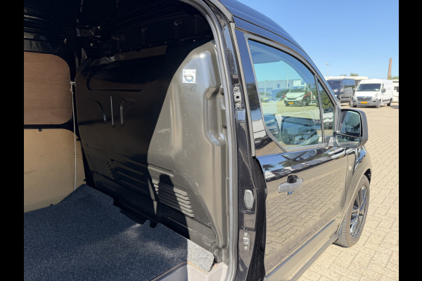 Ford Transit Connect 1.5 EcoBlue 100pk L2 Trend / distributie riem compleet vervangen / lease vanaf € 201 / vaste prijs rijklaar € 11.950 ex btw / bpm vrij / euro 6 / zwart metallic / trekhaak !