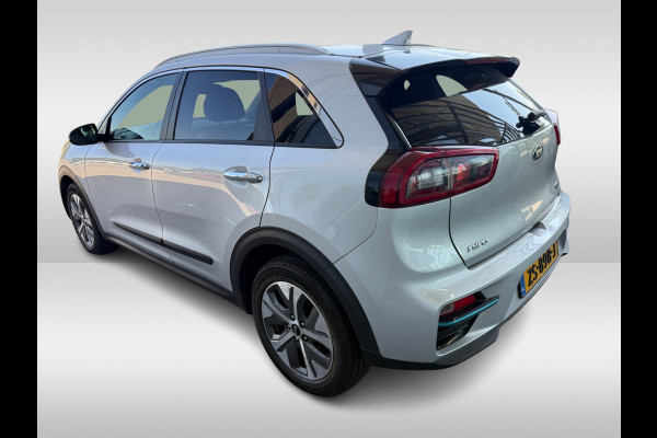 Kia e-Niro ExecutiveLine 64 kWh / Camera / Leder / Keyless / Stoelventilatie / Navigatie / Dodehoek / DAB / Cruise Control / Warmtepomp