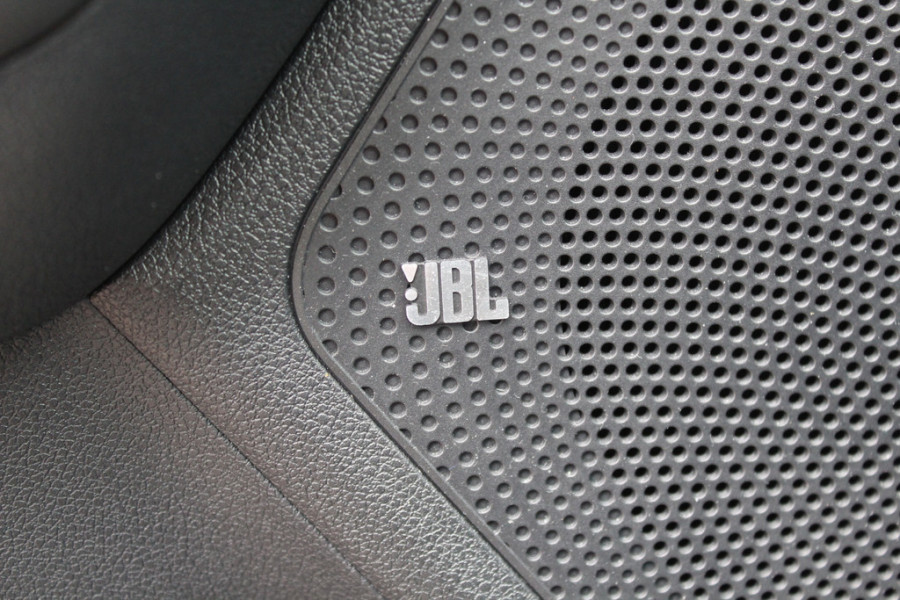 Kia e-Niro ExecutiveLine 64 kWh / Camera / Leder / Keyless / Stoelventilatie / Navigatie / Dodehoek / DAB / Cruise Control / Warmtepomp