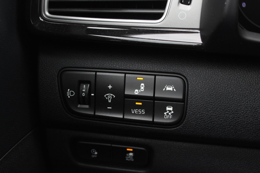 Kia e-Niro ExecutiveLine 64 kWh / Camera / Leder / Keyless / Stoelventilatie / Navigatie / Dodehoek / DAB / Cruise Control / Warmtepomp