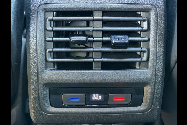 Volkswagen Golf 1.5 eTSI AUTOMAAT R-Line Business, panoramadak, harman/kardon, sfeerverlichting, digitaal cockpit, vele opties!