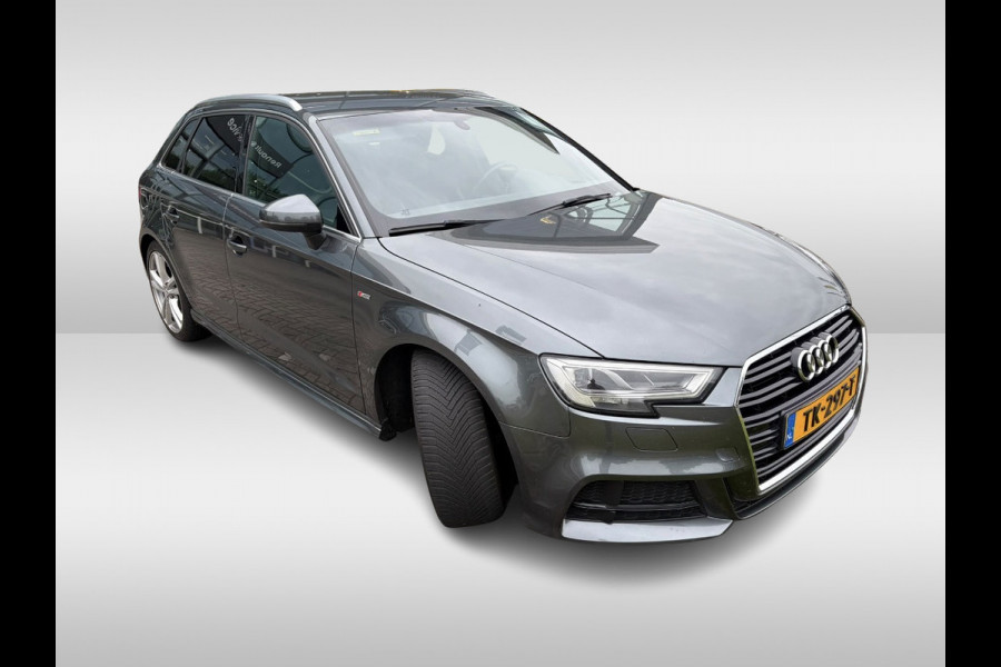 Audi A3 Sportback 1.0 TFSI Sport S Line Edition / Trekhaak / Navigatie / Parkeerhulp achter / Sportstoelen / Cruise Control / LED Koplampen