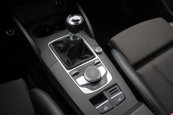 Audi A3 Sportback 1.0 TFSI Sport S Line Edition / Trekhaak / Navigatie / Parkeerhulp achter / Sportstoelen / Cruise Control / LED Koplampen