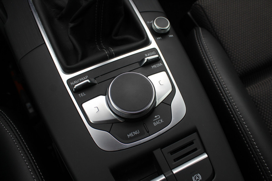 Audi A3 Sportback 1.0 TFSI Sport S Line Edition / Trekhaak / Navigatie / Parkeerhulp achter / Sportstoelen / Cruise Control / LED Koplampen