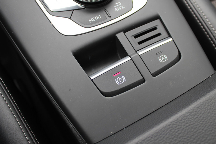 Audi A3 Sportback 1.0 TFSI Sport S Line Edition / Trekhaak / Navigatie / Parkeerhulp achter / Sportstoelen / Cruise Control / LED Koplampen