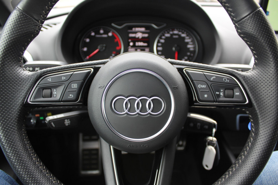 Audi A3 Sportback 1.0 TFSI Sport S Line Edition / Trekhaak / Navigatie / Parkeerhulp achter / Sportstoelen / Cruise Control / LED Koplampen