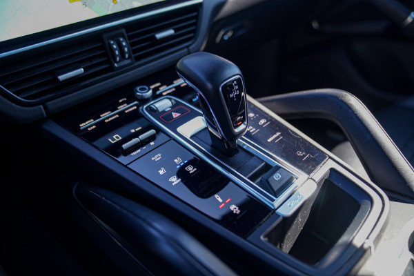 Porsche Cayenne 3.0 E-Hybrid | Massage | Stoelverkoeling | 360 Camera | Bose