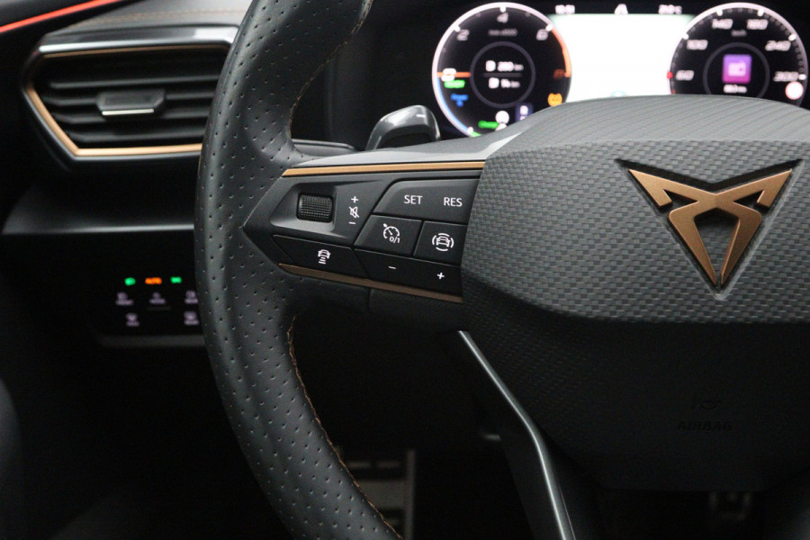CUPRA Formentor 1.4 e-Hybrid 245 PK VZ Copper Edition PHEV, Camera, Adap. Cruise Control, Winterpakket