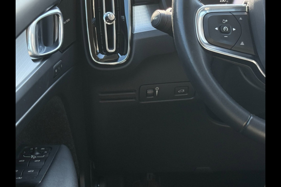 Volvo XC40 2.0 T4 Inscription | PDC | Camera | Carplay | Harman/Kardon |