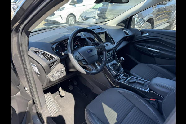 Ford Kuga 1.5 EcoBoost Titanium | Wegklapbare Trekhaak | Stoelverwarming | Cruise Control | Navigatie | Parkeersensoren |