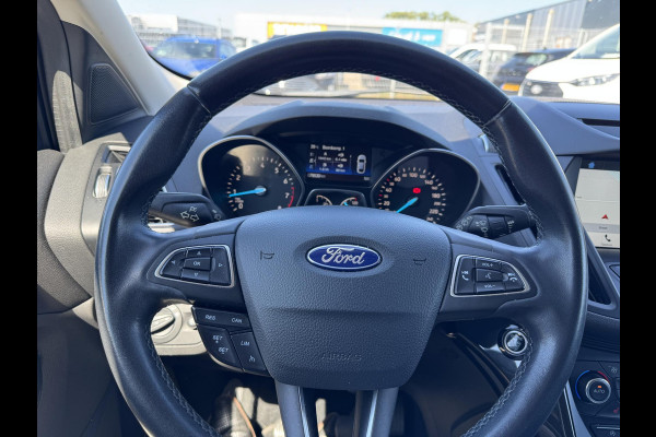 Ford Kuga 1.5 EcoBoost Titanium | Wegklapbare Trekhaak | Stoelverwarming | Cruise Control | Navigatie | Parkeersensoren |