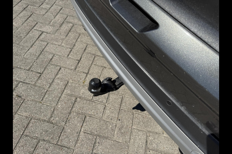 Ford Kuga 1.5 EcoBoost Titanium | Wegklapbare Trekhaak | Stoelverwarming | Cruise Control | Navigatie | Parkeersensoren |
