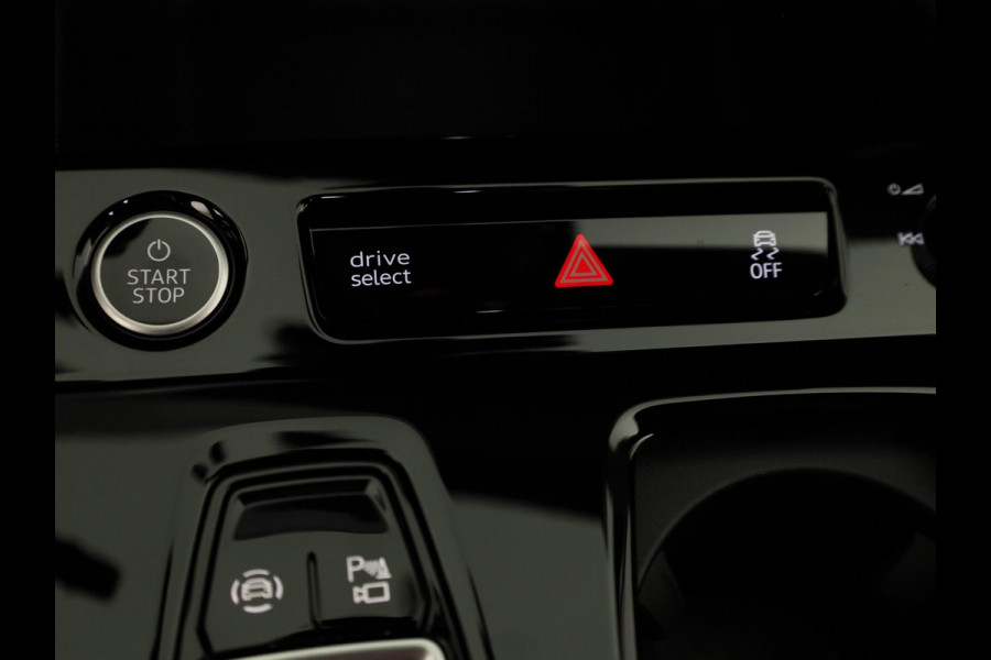 Audi A6 Sportback e-tron S edition e-tron 83 kWh 286 pk Adverteren per december 2026 | Techniekpakket plus | Privacy glas | MMI-bijrijdersscherm | 20'' LM velgen |
