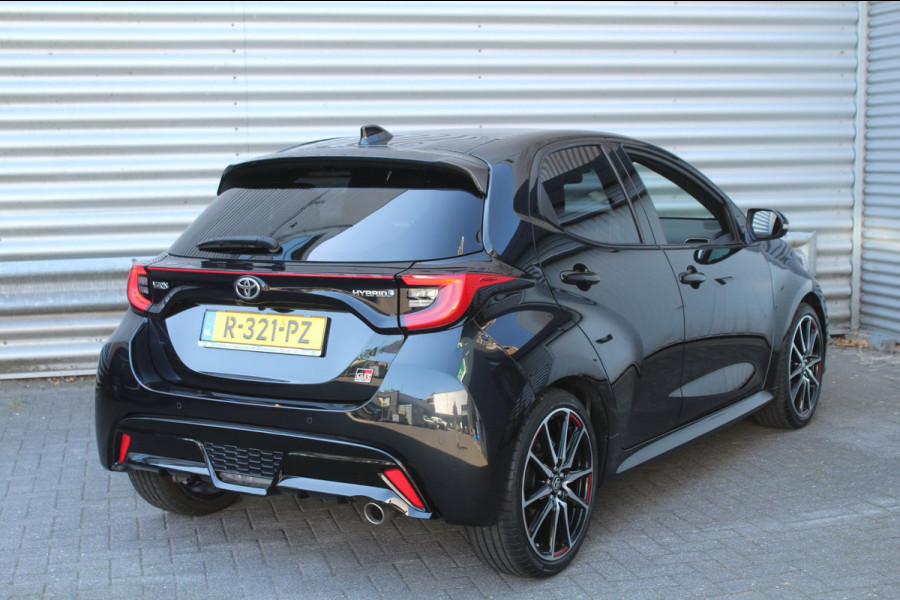 Toyota Yaris 1.5 Hybrid 116pk GR Sport AUTOMAAT Panoramadak JBL HUD NL-Auto NAP